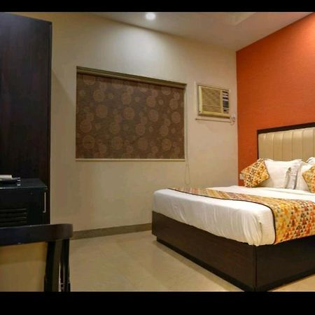 Hotel Deviram Palace Agra  Zewnętrze zdjęcie
